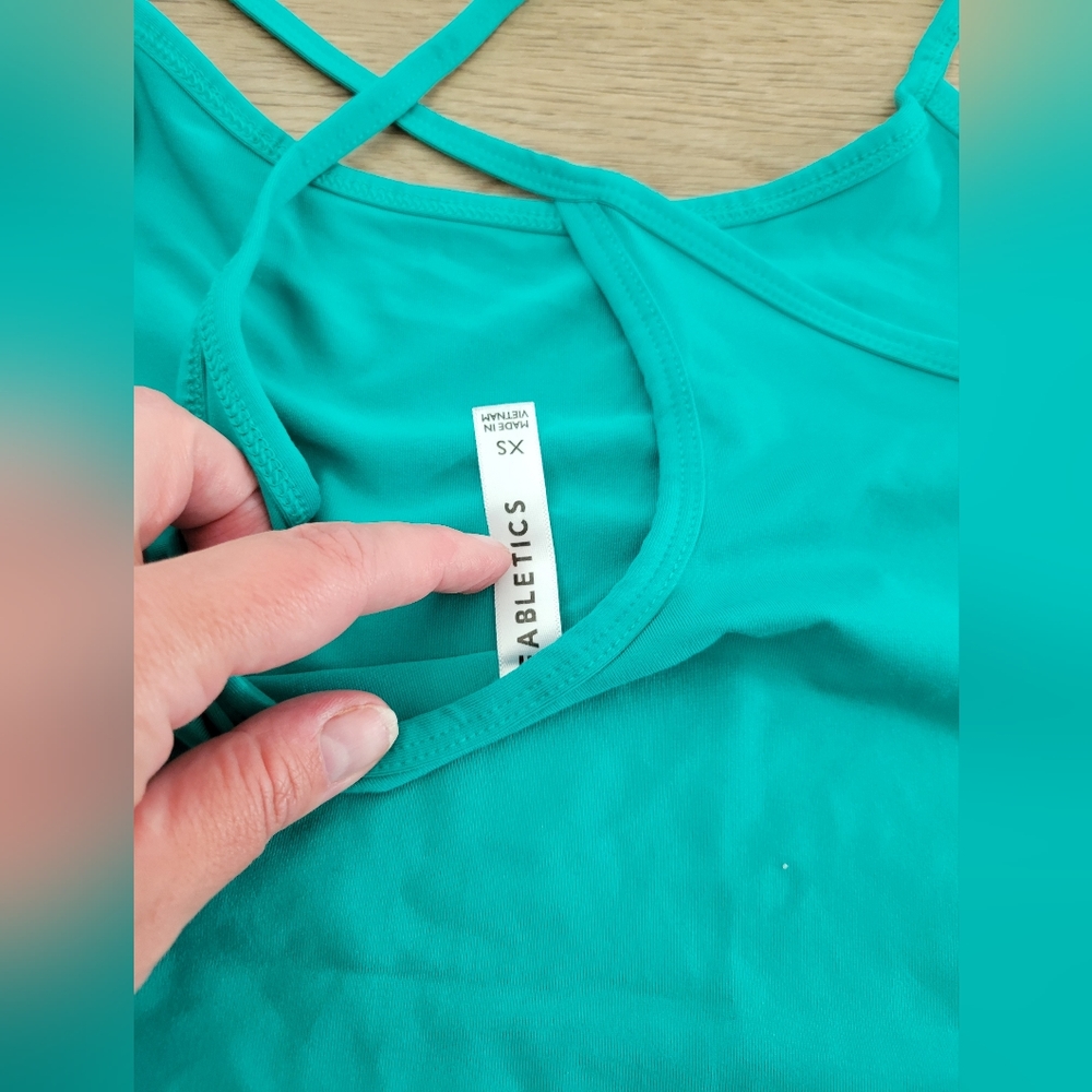Fabletics top - Picture 2 of 3